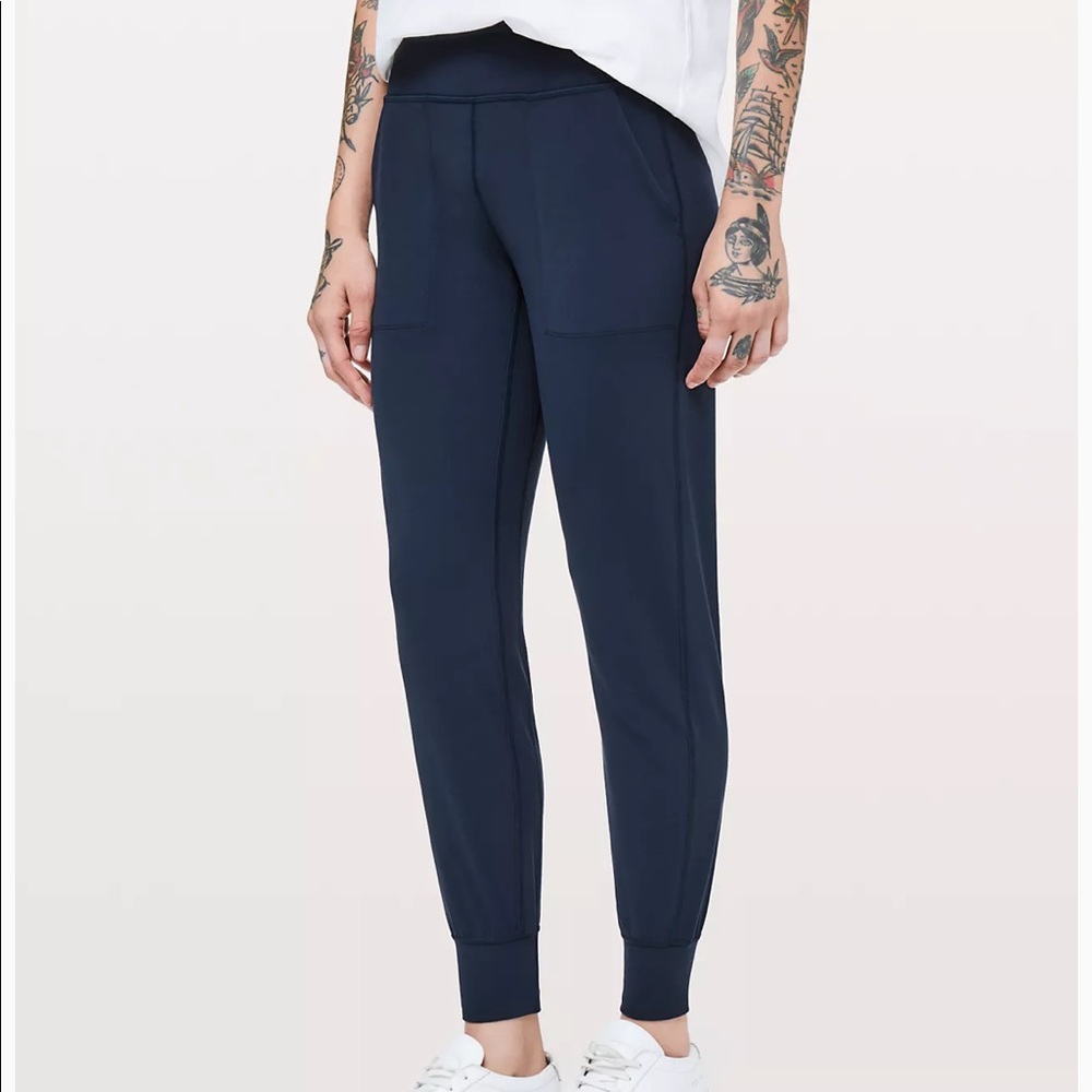 VERY good condition Lululemon Align Joggers - Navy